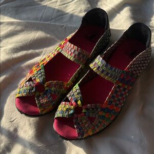 Women’s Multicolor Woven Open-Toe Comfort Sandals - Pink size 11